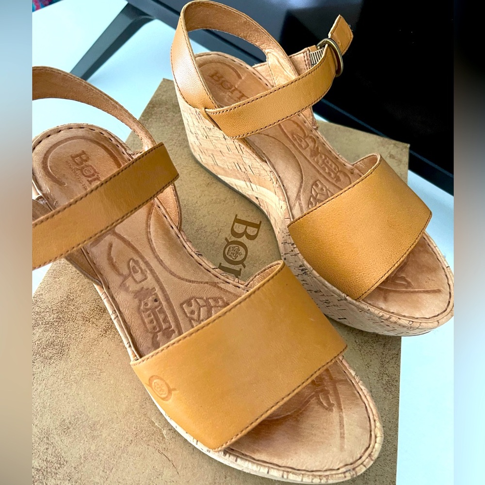 Born Maldives cork platform wedge shoes US 7 EUC